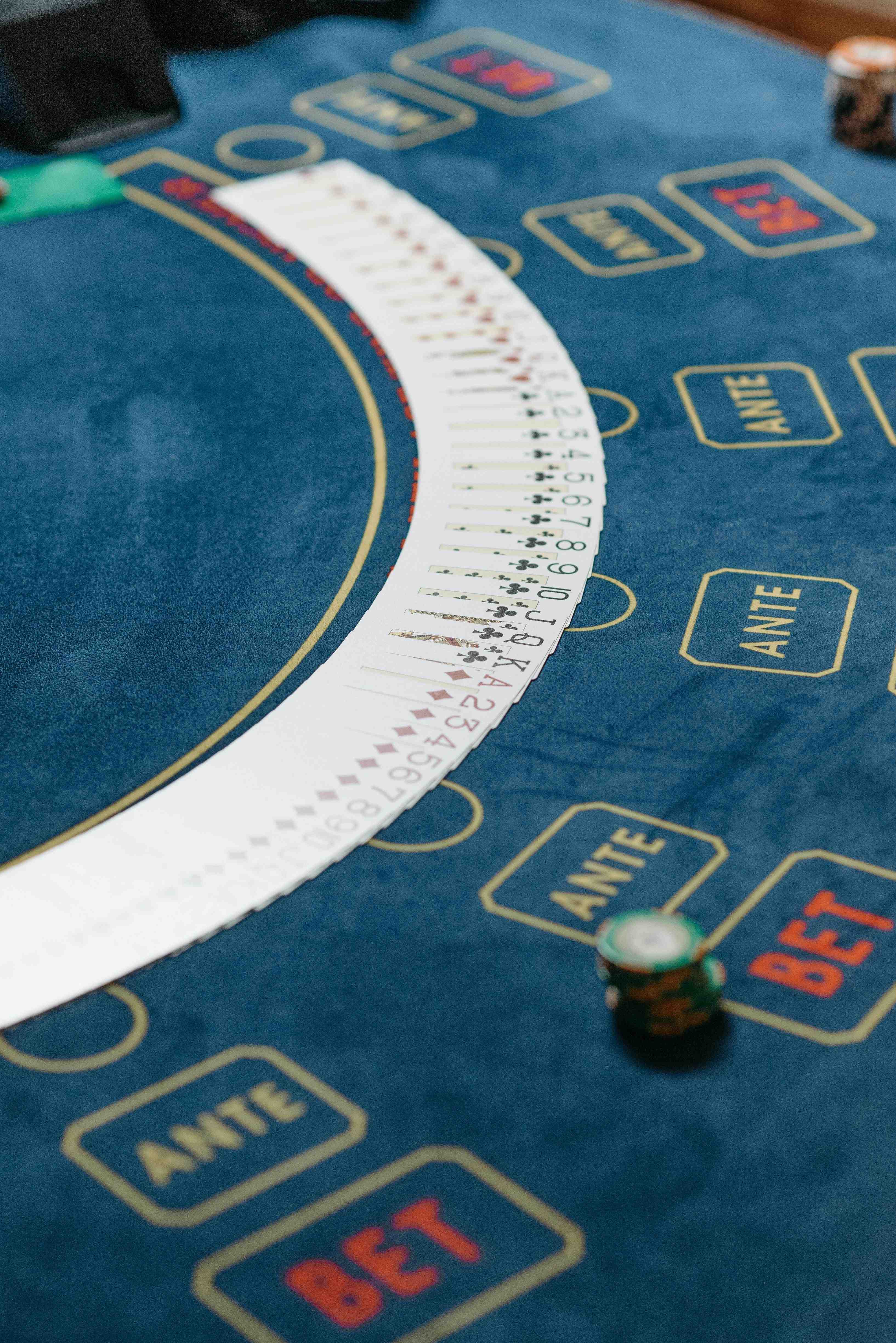 মোবাইলে baaji স্লট গেম খেলছেন বাংলাদেশি ব্যবহারকারী স্মার্টফোন স্ক্রিনে